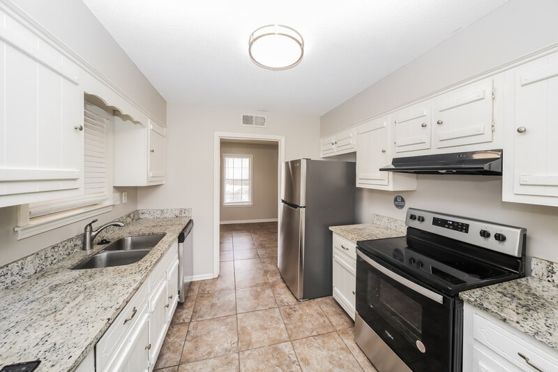 1,440/Mo, 5200 Scrivener Dr Memphis, TN 38134 Kitchen View