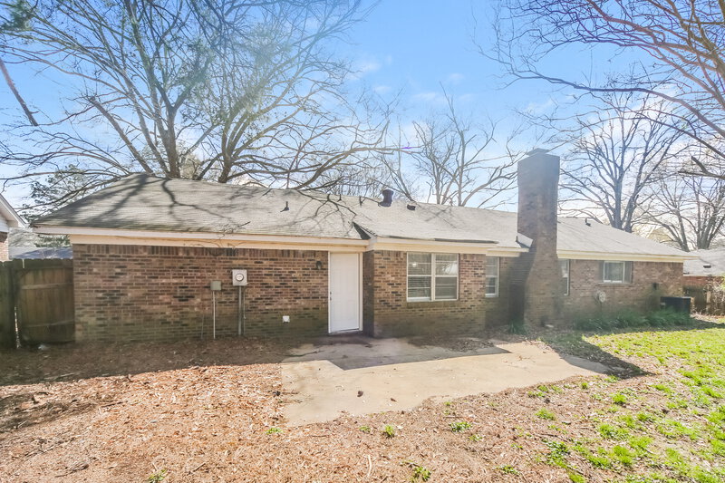 1,440/Mo, 5200 Scrivener Dr Memphis, TN 38134 Rear View
