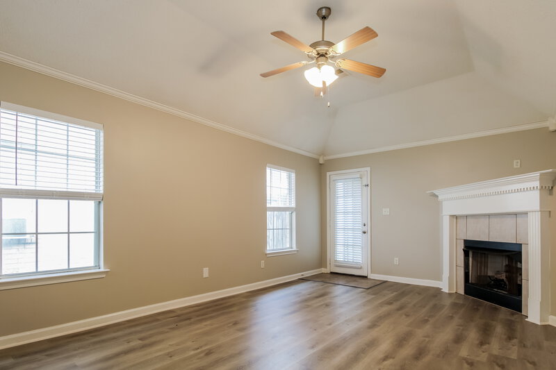 2,380/Mo, 7858 Fallstone Rd Memphis, TN 38125 Living Room View 2