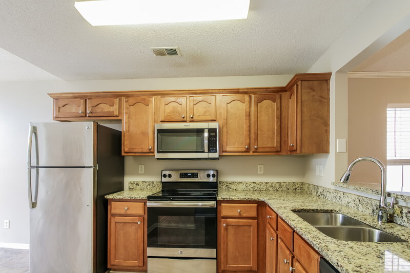 2,380/Mo, 7858 Fallstone Rd Memphis, TN 38125 Kitchen View 2