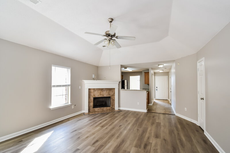 1,640/Mo, 7862 Fallstone Rd Memphis, TN 38125 Living Room View 2