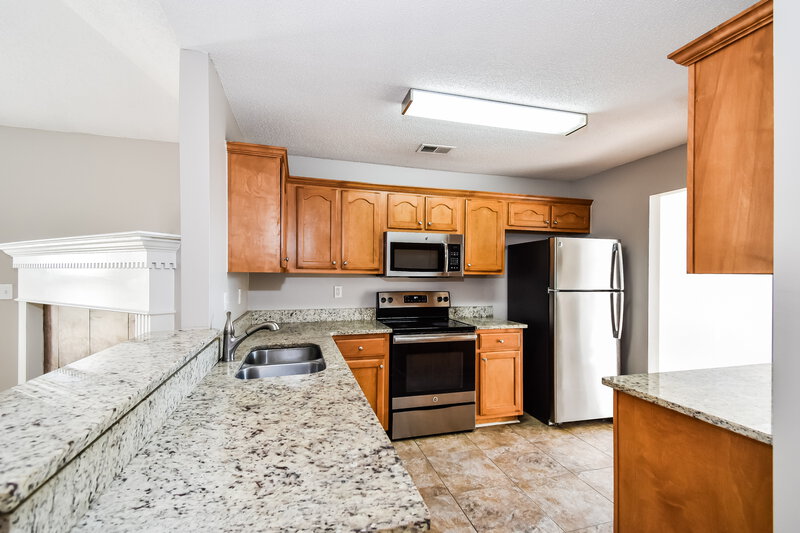 1,640/Mo, 7862 Fallstone Rd Memphis, TN 38125 Kitchen View