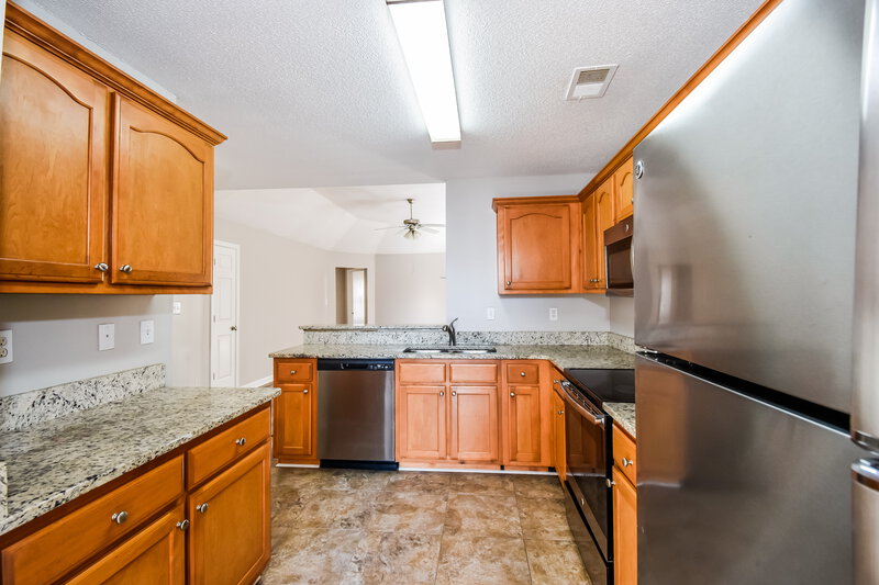 1,640/Mo, 7862 Fallstone Rd Memphis, TN 38125 Kitchen View 2