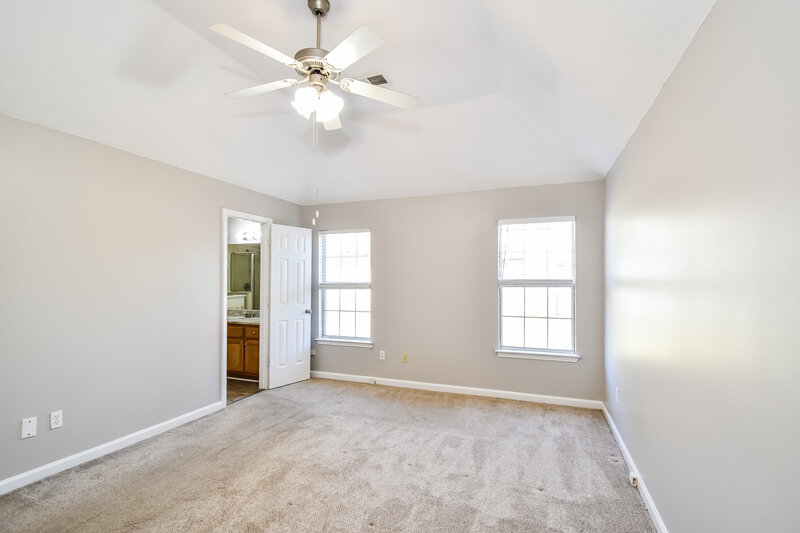 1,640/Mo, 7862 Fallstone Rd Memphis, TN 38125 Main Bedroom View