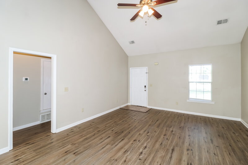 2,075/Mo, 105 Keough Rd Collierville, TN 38017 Living Room View 2