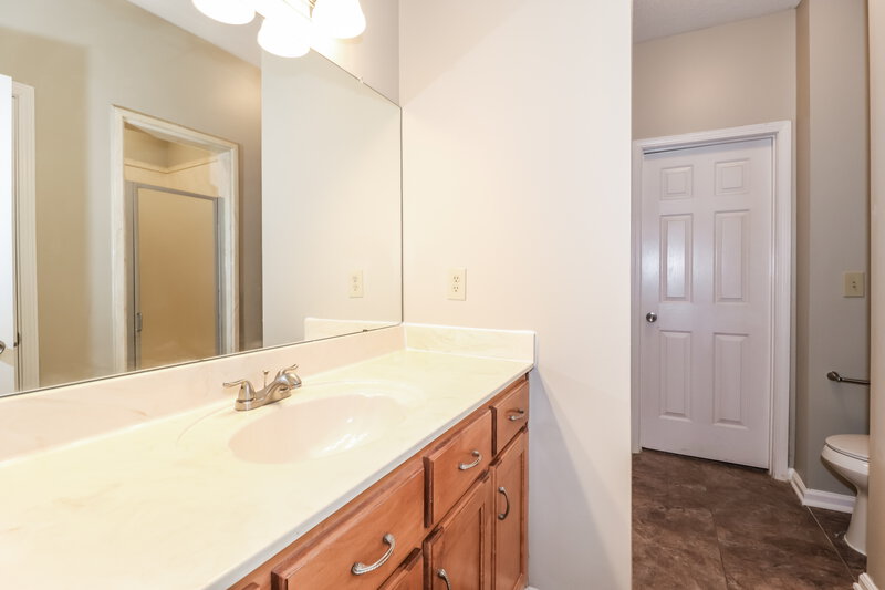 2,075/Mo, 105 Keough Rd Collierville, TN 38017 Main Bathroom View