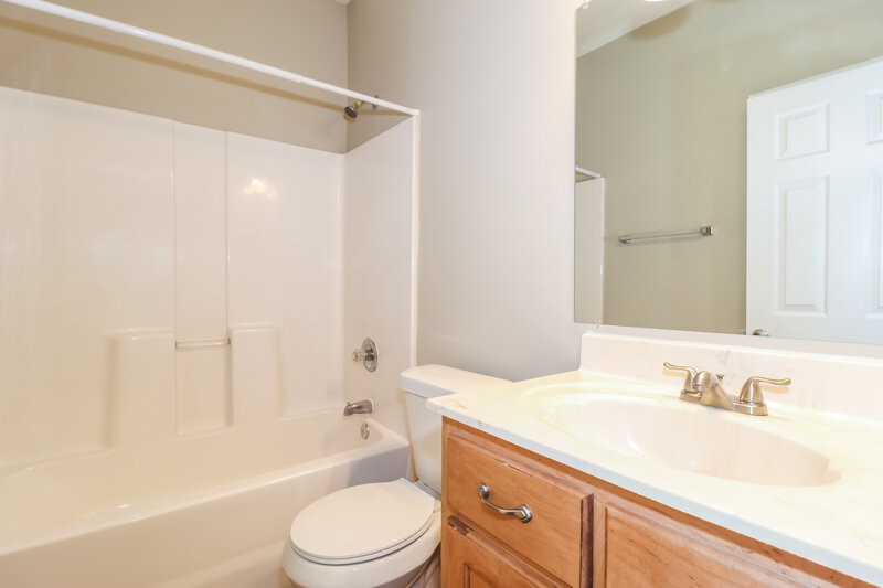 2,075/Mo, 105 Keough Rd Collierville, TN 38017 Bathroom View