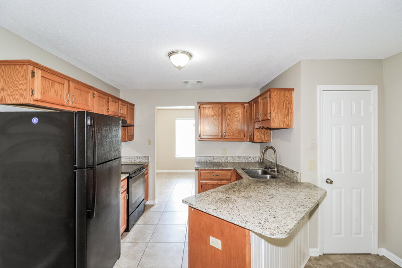 1,455/Mo, 4468 Cedar Ridge Ln Memphis, TN 38128 Kitchen View