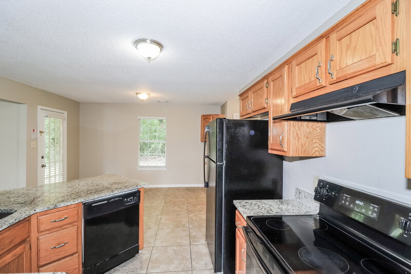 1,455/Mo, 4468 Cedar Ridge Ln Memphis, TN 38128 Kitchen View 2