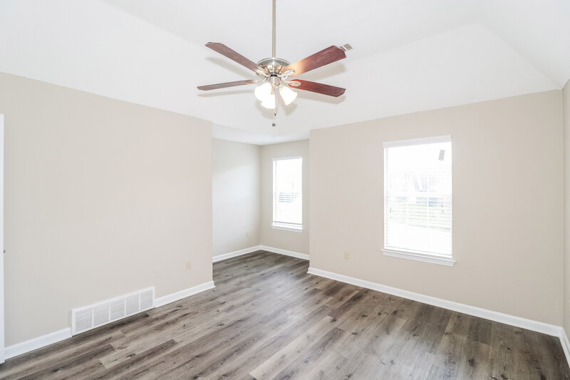 1,455/Mo, 4468 Cedar Ridge Ln Memphis, TN 38128 Main Bedroom View 2