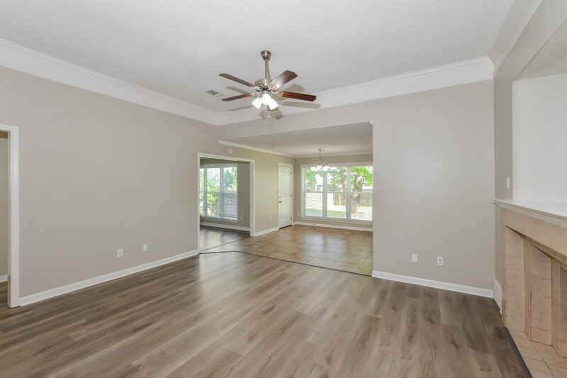 1,950/Mo, 5042 Overview Ridge Cove Memphis, TN 38141 Living Room View