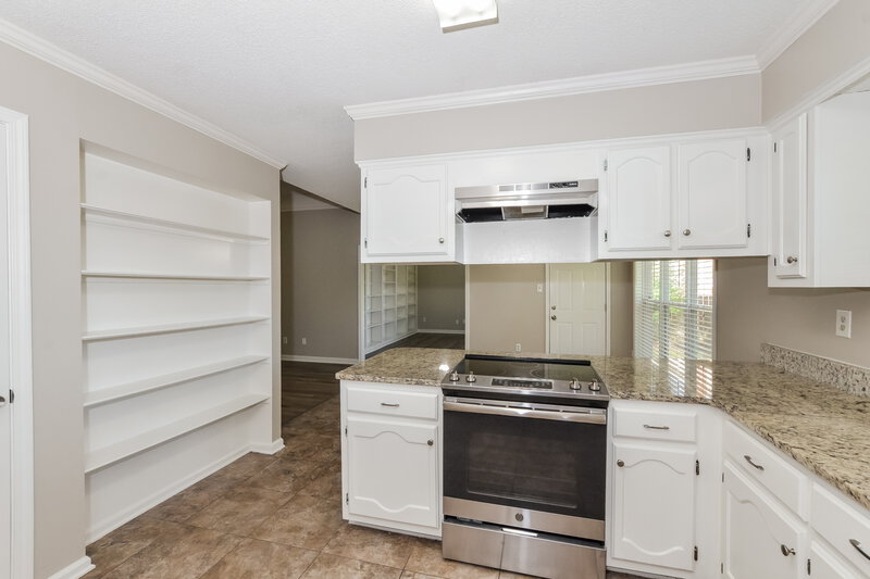 1,950/Mo, 5042 Overview Ridge Cove Memphis, TN 38141 Kitchen View