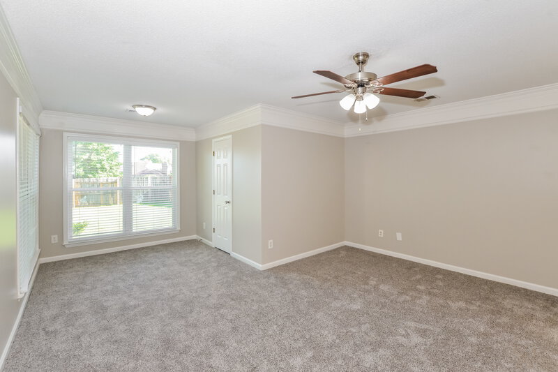1,950/Mo, 5042 Overview Ridge Cove Memphis, TN 38141 Main Bedroom View