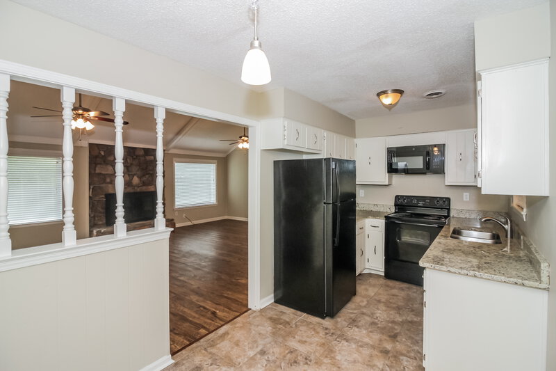 1,455/Mo, 4102 Royalcrest Dr Memphis, TN 38115 Dining Room View