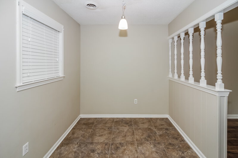 1,455/Mo, 4102 Royalcrest Dr Memphis, TN 38115 Dining Room View 2