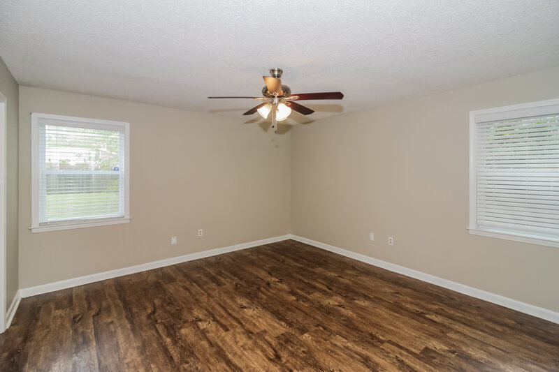 1,455/Mo, 4102 Royalcrest Dr Memphis, TN 38115 Main Bedroom View