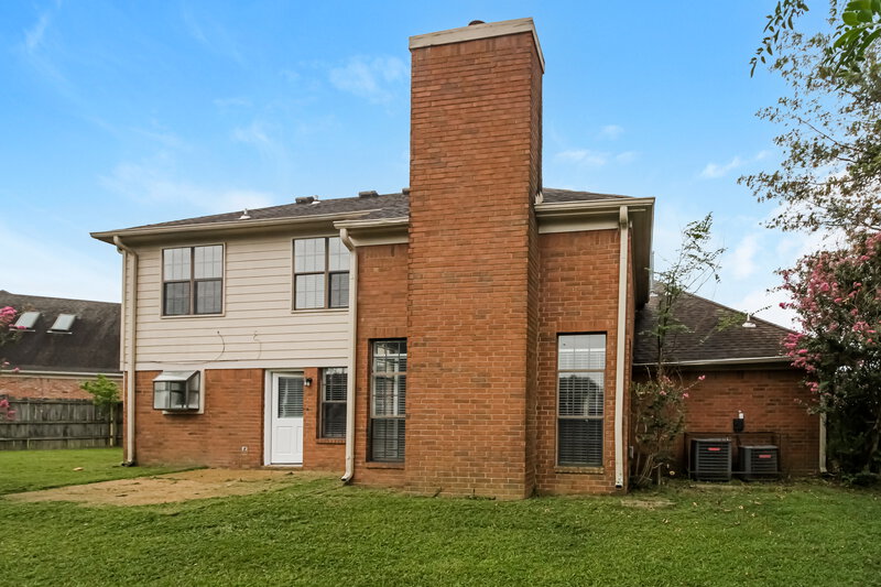 2,125/Mo, 8220 S Glynn Vale Cove Memphis, TN 38125 Rear View