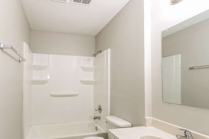1,460/Mo, 6150 Valleydale Dr Memphis, TN 38141 Bathroom View