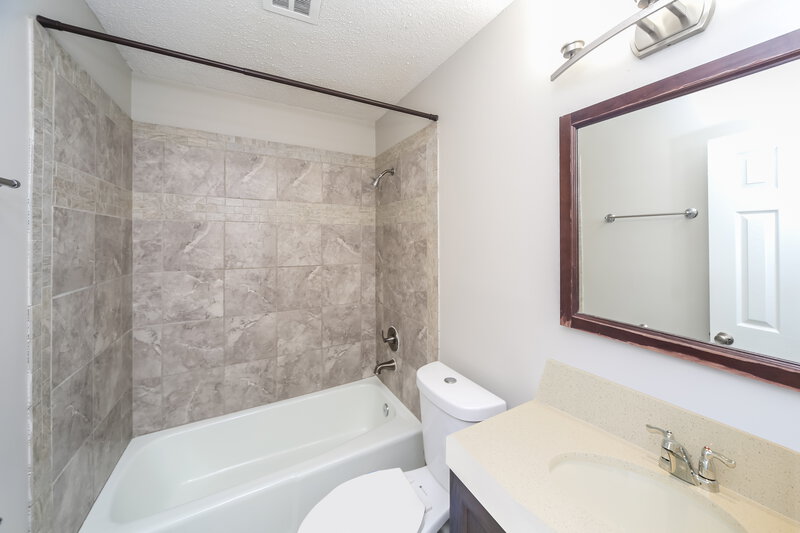 2,220/Mo, 1585 Pepperwood St Memphis, TN 38134 Bathroom View