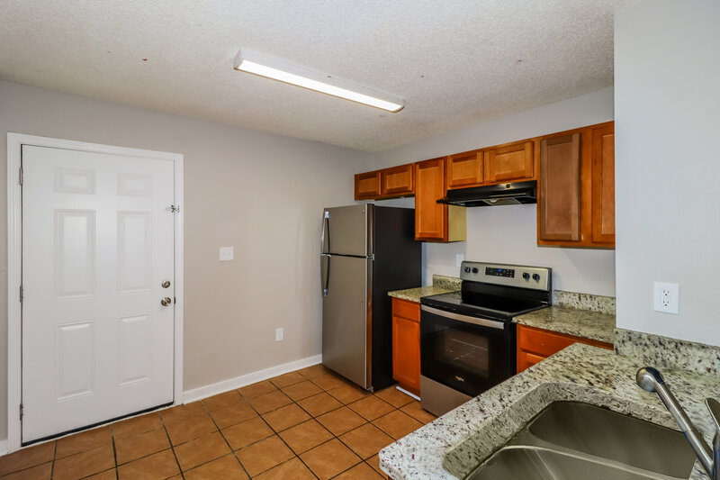 0/Mo, 3747 Kerwin Dr Memphis, TN 38128 Kitchen View