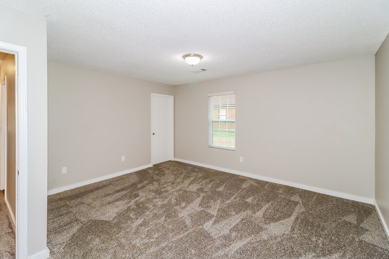 0/Mo, 3747 Kerwin Dr Memphis, TN 38128 Main Bedroom View