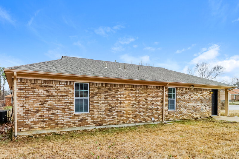 0/Mo, 3747 Kerwin Dr Memphis, TN 38128 Rear View