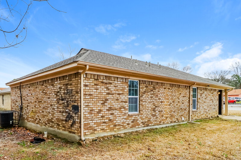 0/Mo, 3747 Kerwin Dr Memphis, TN 38128 Rear View 2