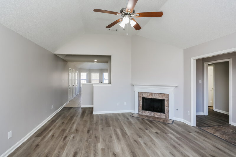 1,735/Mo, 5912 Chadwell Rd Millington, TN 38053 Living Room View