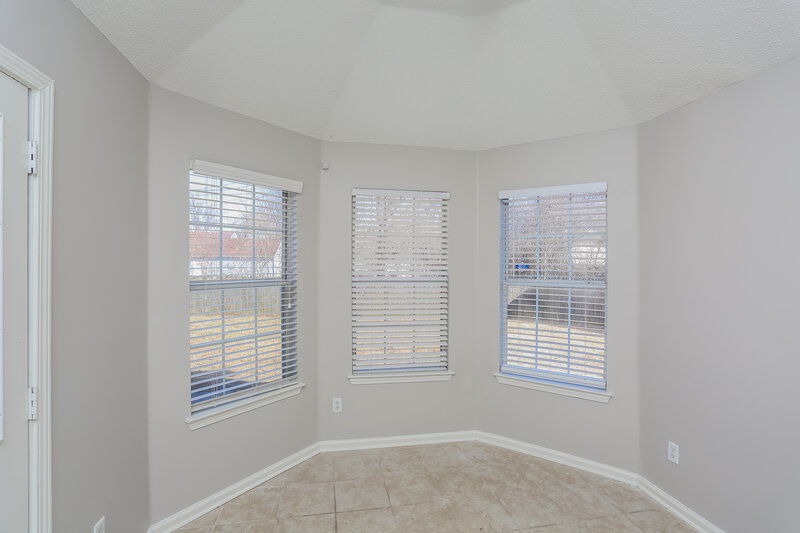 1,735/Mo, 5912 Chadwell Rd Millington, TN 38053 Dining Room View