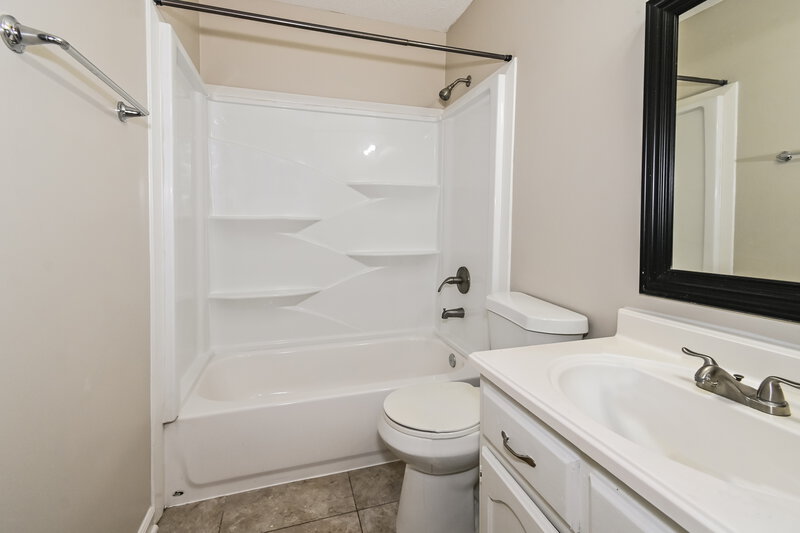 1,485/Mo, 5826 N Newberry Ln Memphis, TN 38115 Bathroom View