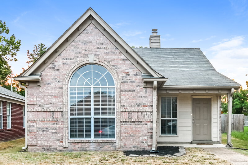 1,990/Mo, 3542 E Regency Park Circle Memphis, TN 38115 External View