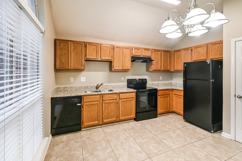 1,990/Mo, 3542 E Regency Park Circle Memphis, TN 38115 Kitchen View