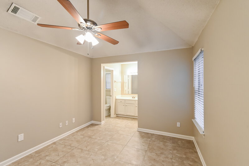 1,990/Mo, 3542 E Regency Park Circle Memphis, TN 38115 Main Bedroom View 2