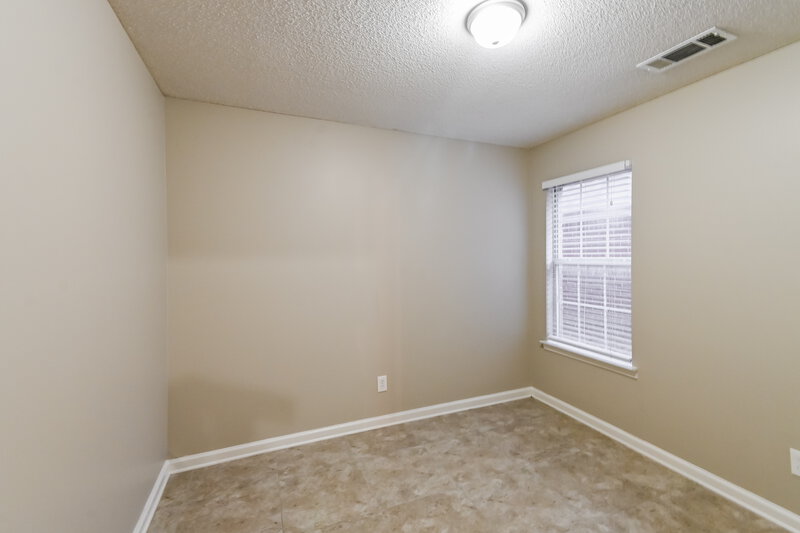 1,990/Mo, 3542 E Regency Park Circle Memphis, TN 38115 Bedroom View 2