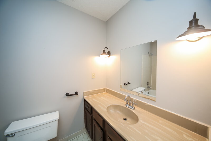 1,515/Mo, 7272 Eggleston Rd Memphis, TN 38125 Bathroom View