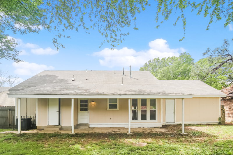 1,670/Mo, 4512 Trout Valley Dr Memphis, TN 38141 Rear View