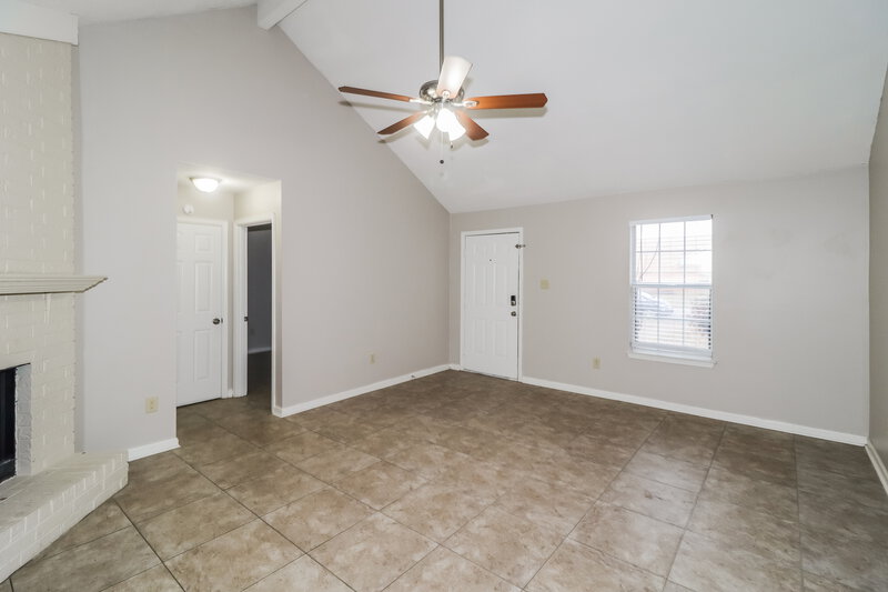 1,570/Mo, 2612 Appling Glen Dr Memphis, TN 38133 Living Room View