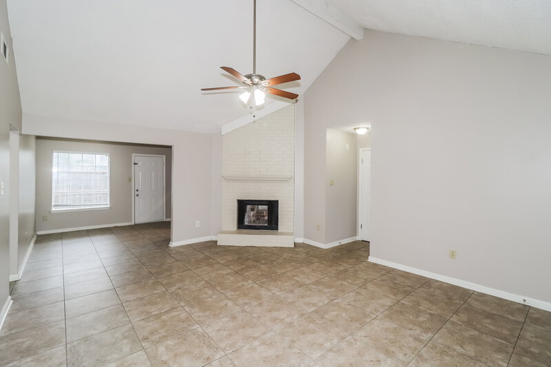 1,570/Mo, 2612 Appling Glen Dr Memphis, TN 38133 Living Room View 2