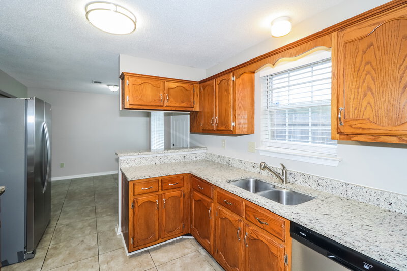 1,570/Mo, 2612 Appling Glen Dr Memphis, TN 38133 Kitchen View 2