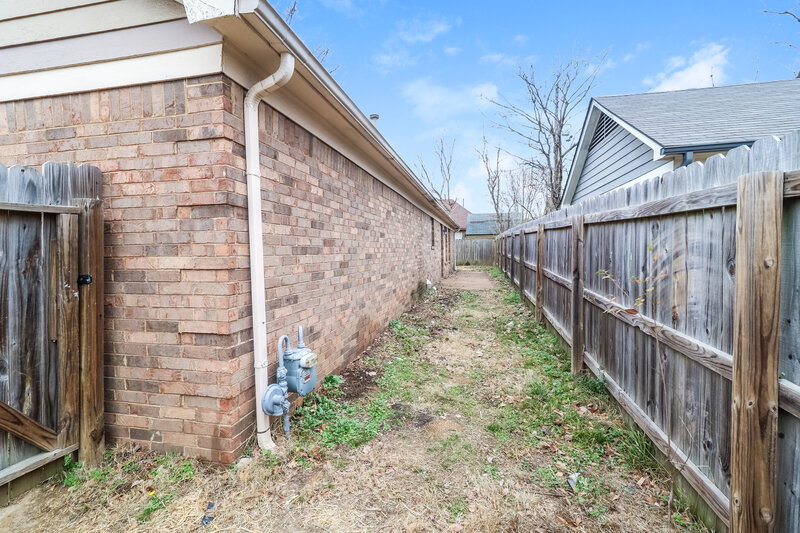 1,570/Mo, 2612 Appling Glen Dr Memphis, TN 38133 Rear View