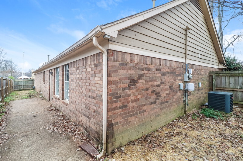 1,570/Mo, 2612 Appling Glen Dr Memphis, TN 38133 Rear View 2