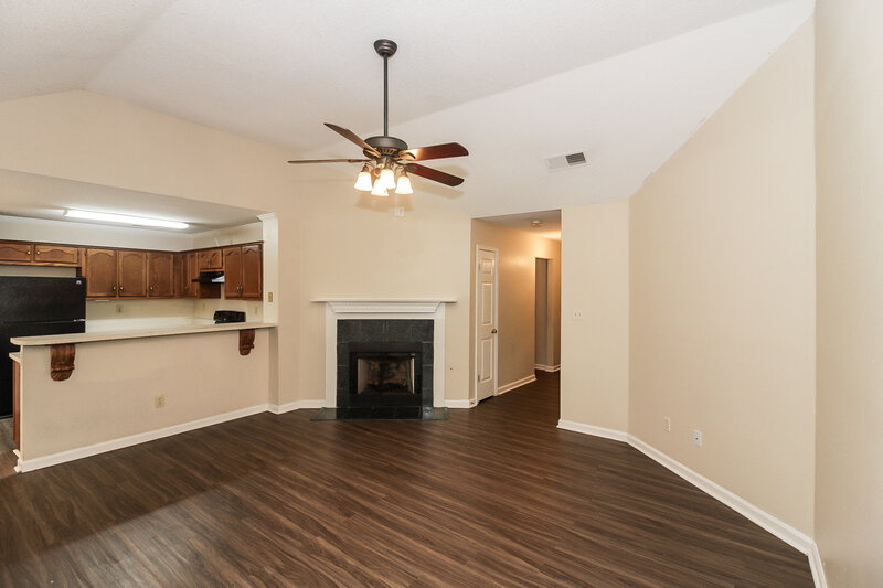 1,545/Mo, 8929 Fulton Cove Cordova, TN 38016 Living Room View 3
