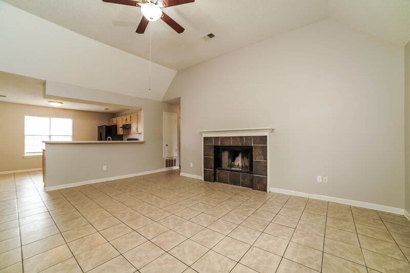 1,510/Mo, 6712 Ross Manor Dr Memphis, TN 38141 Living Room View