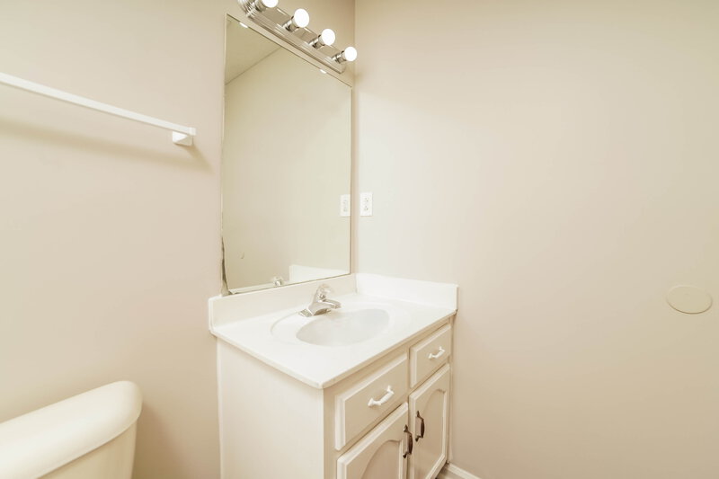1,510/Mo, 6712 Ross Manor Dr Memphis, TN 38141 Bathroom View