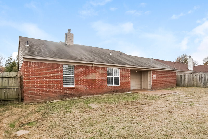 1,510/Mo, 6712 Ross Manor Dr Memphis, TN 38141 Rear View 2