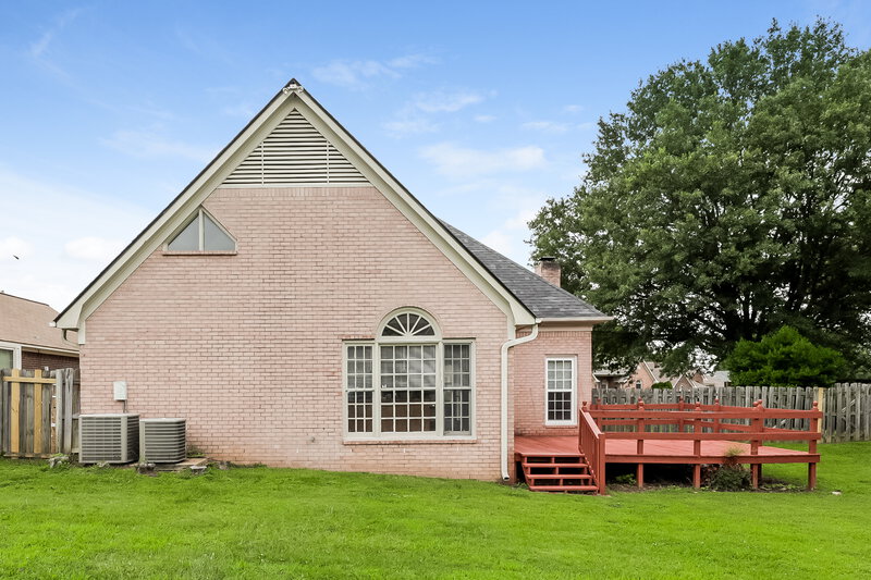 1,880/Mo, 5158 Overview Ridge Memphis, TN 38141 Rear View