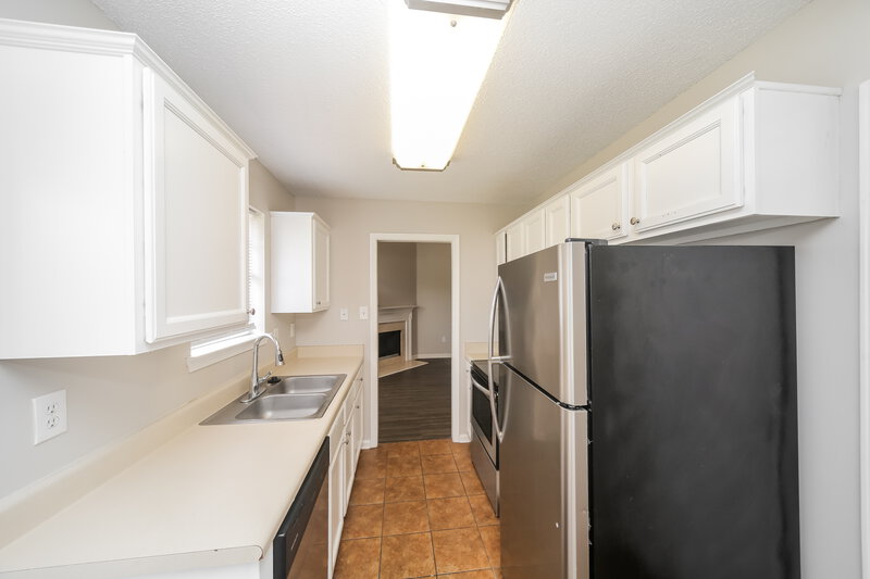 1,490/Mo, 7571 Spring Morning Ct Memphis, TN 38125 Kitchen View 2