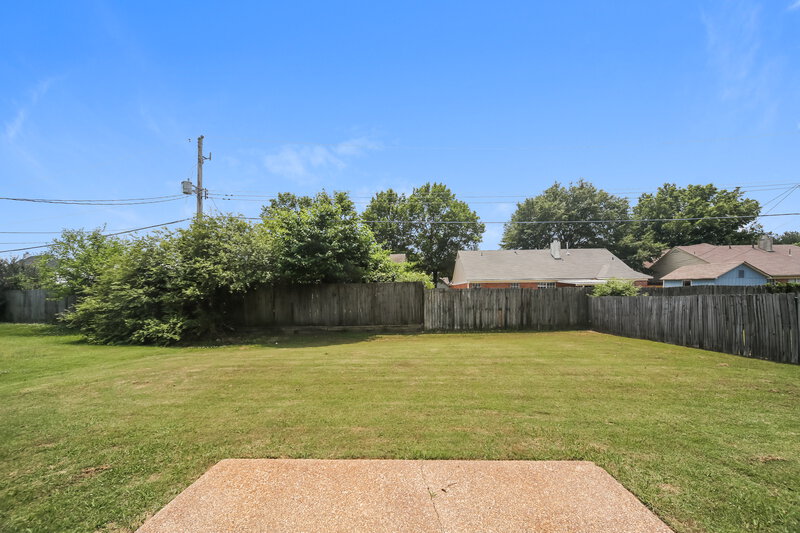 1,490/Mo, 7571 Spring Morning Ct Memphis, TN 38125 Backyard View