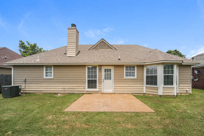 1,490/Mo, 7571 Spring Morning Ct Memphis, TN 38125 Rear View