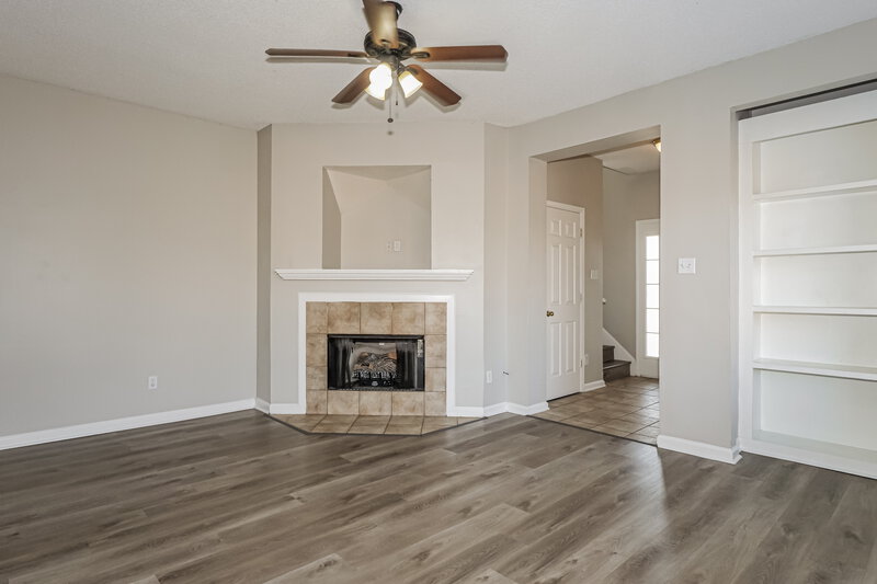 1,760/Mo, 3926 August Moon Cv Memphis, TN 38135 Living Room View 2